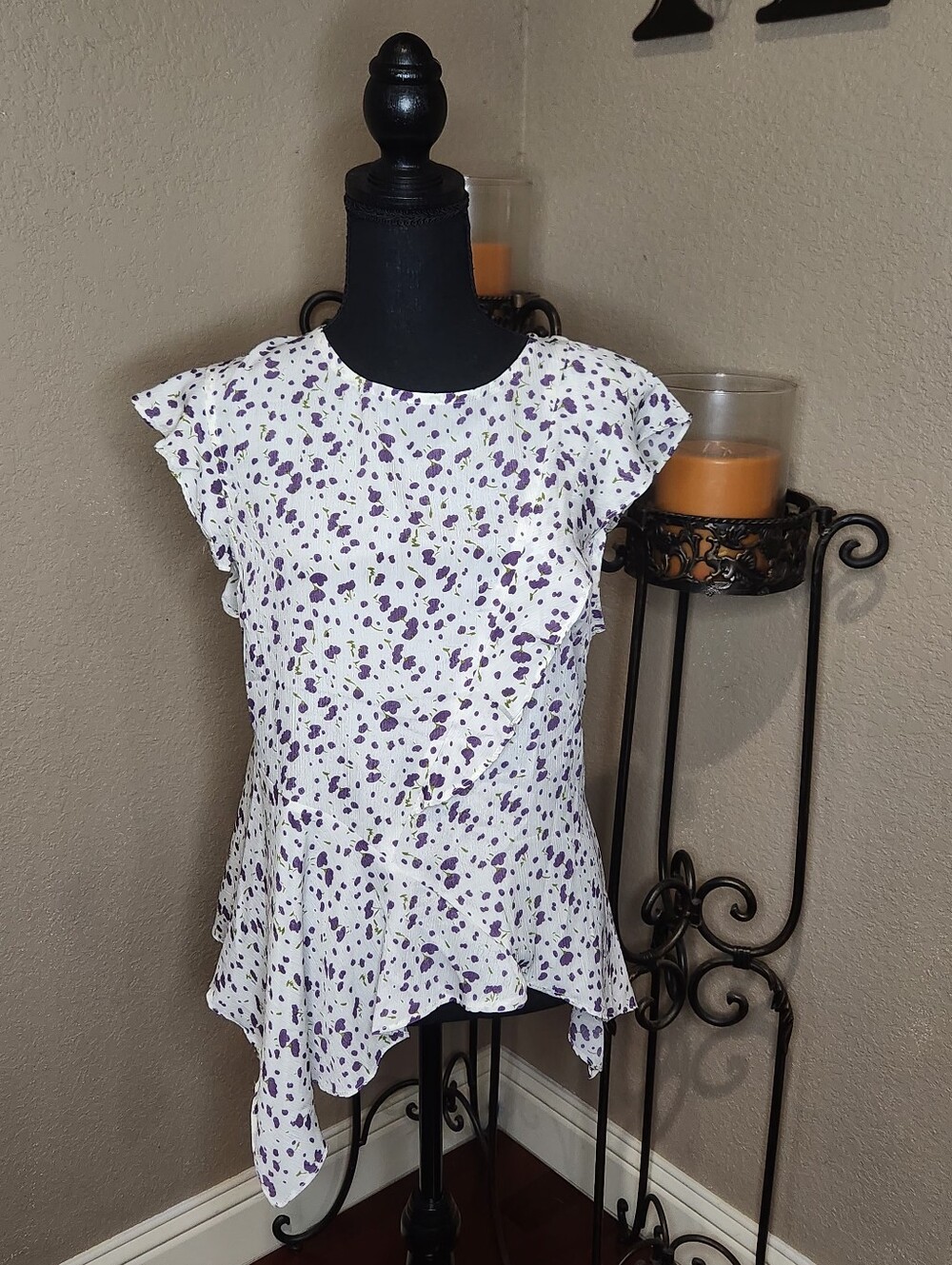 Easel Off White and Plum Floral Ruffle Sleeve Asymmetric Blouse NWT. Size Large